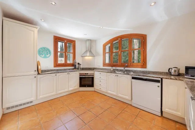 Frontline villa with holiday license for sale in Cala Pi, Mallorca — photo 9