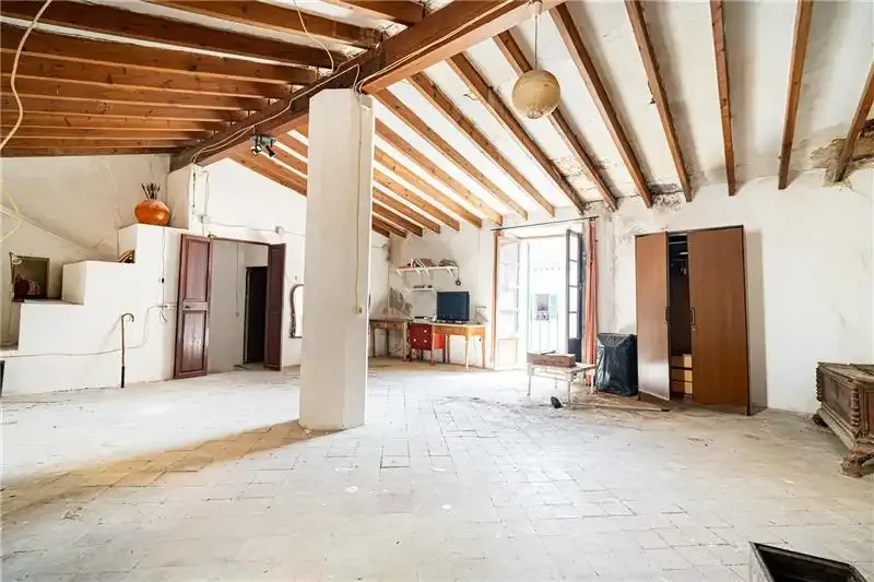 Character house to renovate in the center of Costitx, 216m² approx., distributed over 2 floors, large living-dining room of 60m² approx. — photo 5