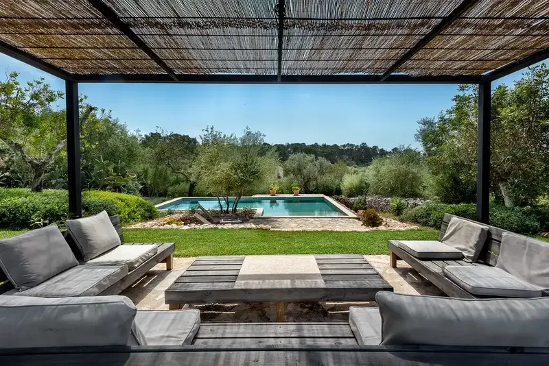 This spectacular newly built rustic estate is located on a large plot of 31,382 m² in the charming surroundings of Ruberts — photo 1