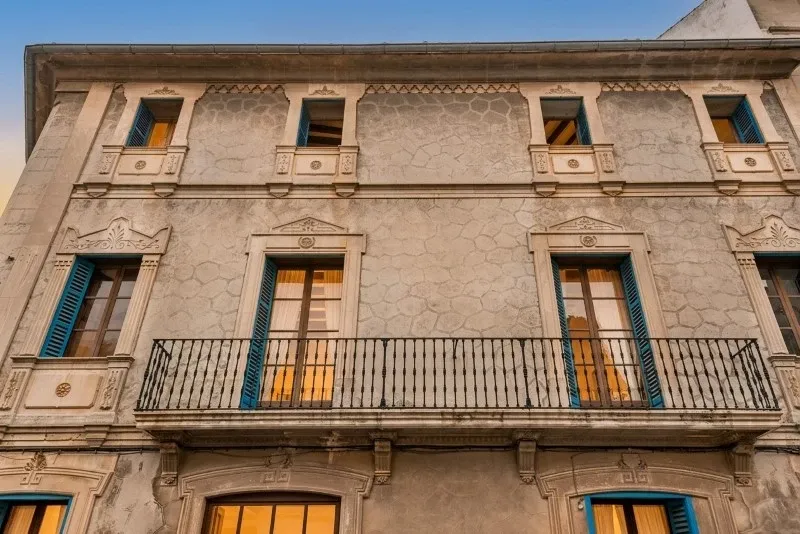 Stately palace with rooftop terrace and garage in Llucmajor — photo 1
