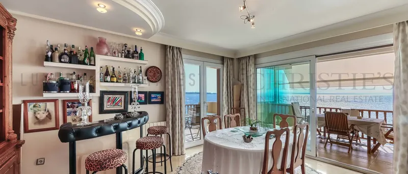 Spacious apartment in Illetas in first sea line with sea and beach access — photo 2