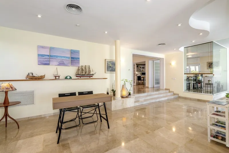 Villa for sale at sea front in Bahia Azul with rental license — photo 9