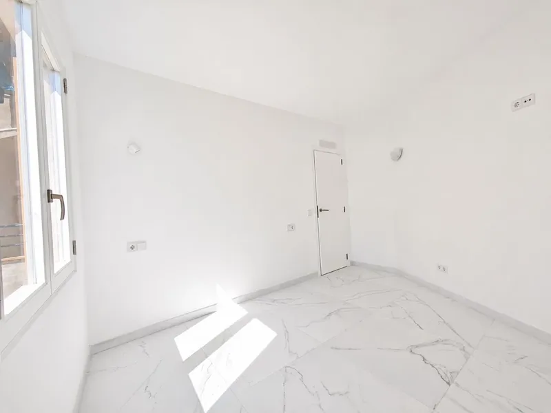 New apartment, never lived in — photo 8