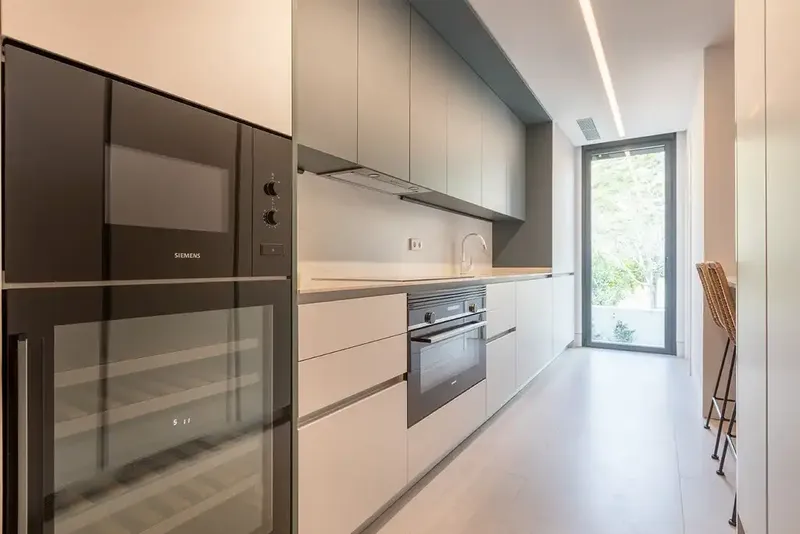 This exclusive new-build apartment offers modern luxury in the heart of the latest development in Port de Pollença. Located in e — photo 11