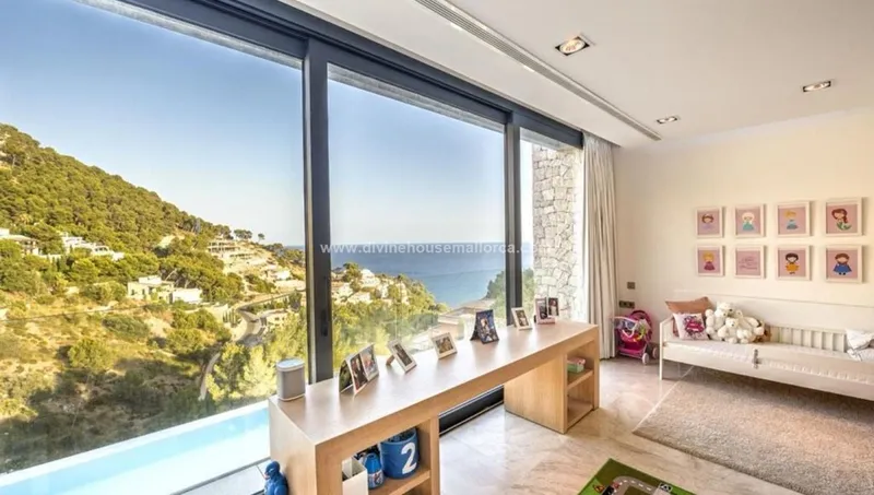 Luxury chalet with sea views in Canyamel — photo 1