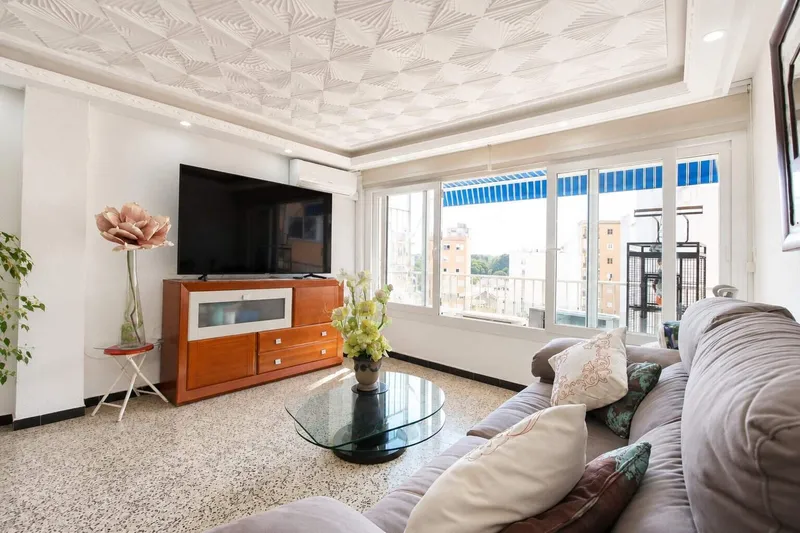130m² apartment with 5 rooms, 2 bathrooms and balcony for sale — photo 3