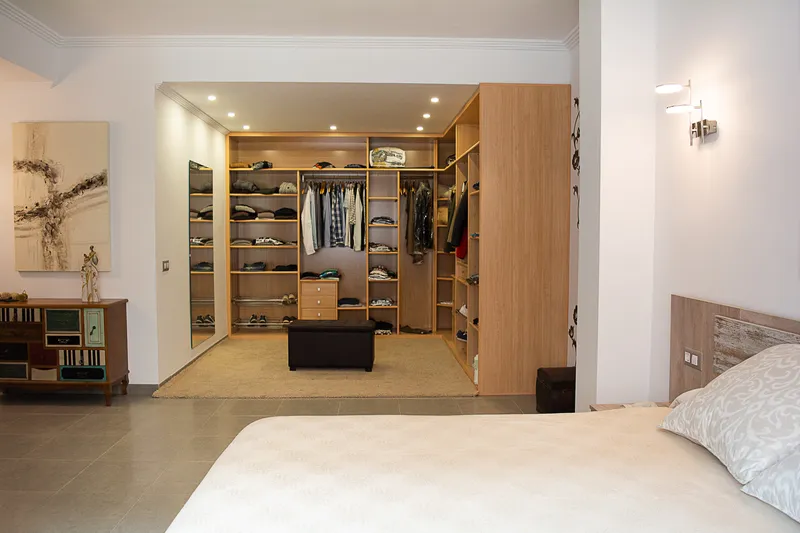 Large townhouse with two residential units, studio, pool, patio and roof terrace — photo 6