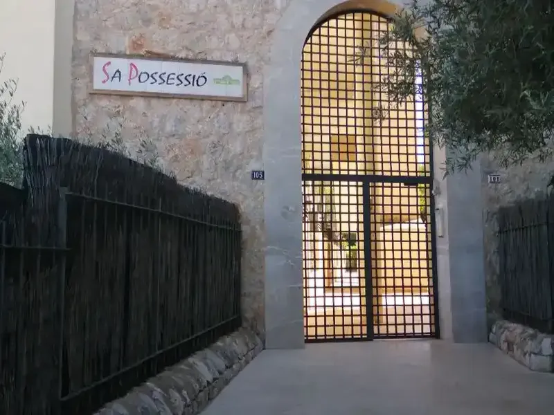 Espectacular dúplex con 100 m² de terraza, jardín y piscina en Sa Teulera, Palma — photo 1