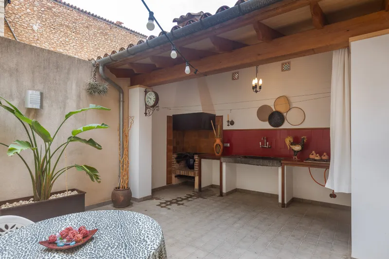 Restored townhouse with outside patio in the centre of Sóller town — photo 10