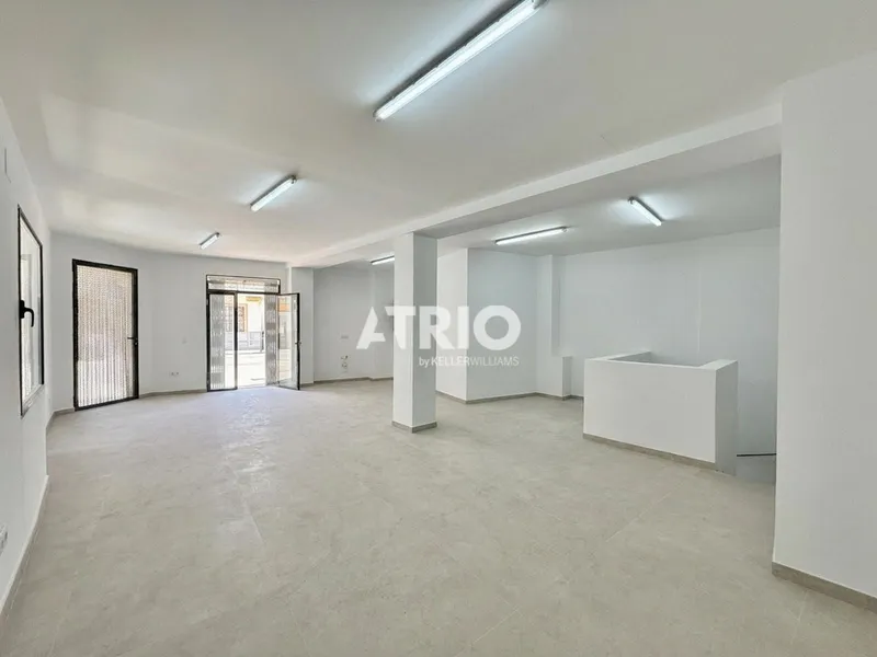 Corner commercial premises in Porta Sant Antoni — photo 1