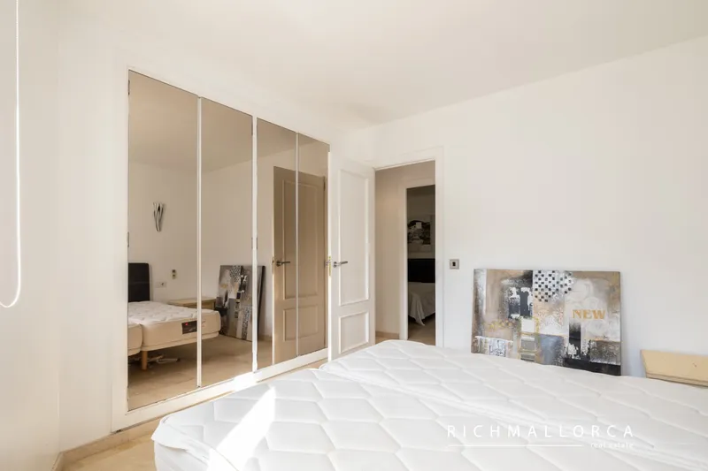 Beautiful nautical flat on the first line of a prestigious yacht club — photo 9