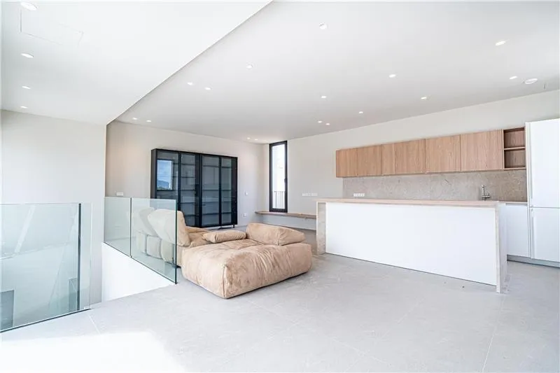 Brand new. Exclusive new-construction penthouse with a pool, private sun terrace, and ocean views, — photo 3