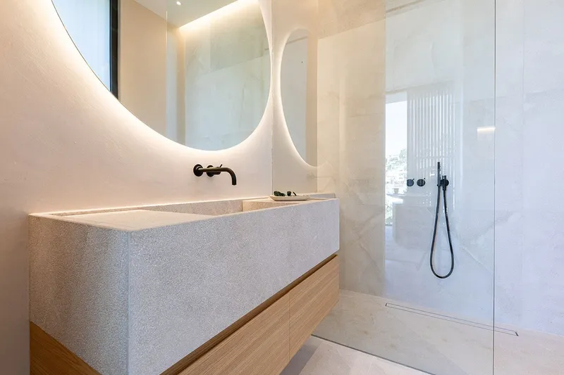 Elegant designer villa in a residential location — photo 11