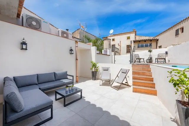 Impeccably renovated town house with pool for sale in the old town of Pollensa, Mallorca — photo 3
