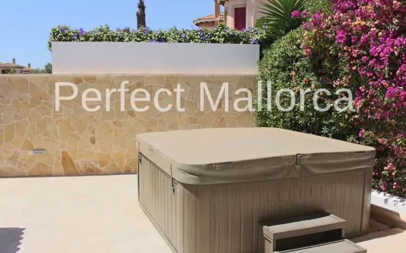 Well-kept mid-terraced house with sunny terrace in Cala Murada — photo 3