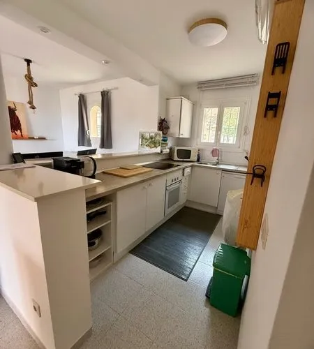 Apartment with a pool and ocean view — photo 10
