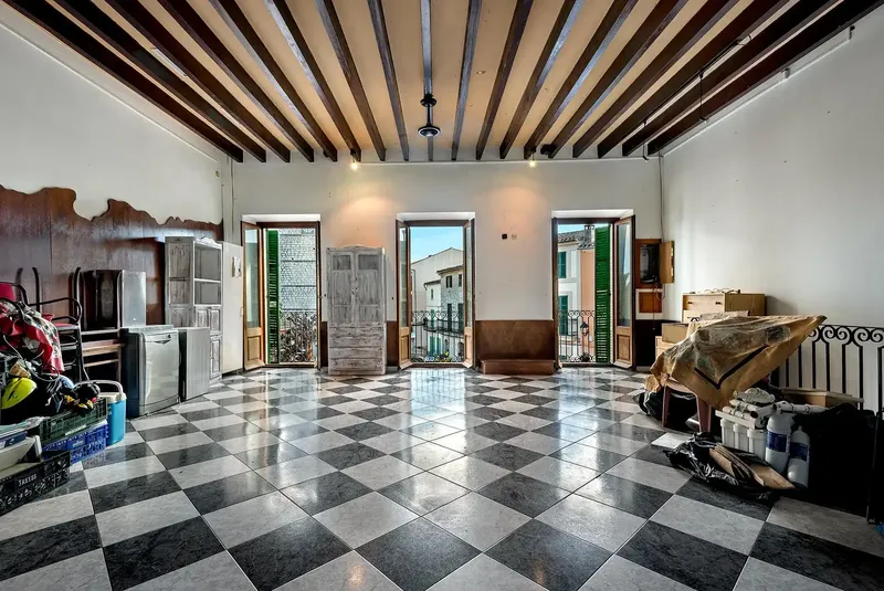 🌟 Are you looking for a unique, spacious place with character? This spectacular 277 m2 duplex in Campanet is much more than a property, it is — photo 2