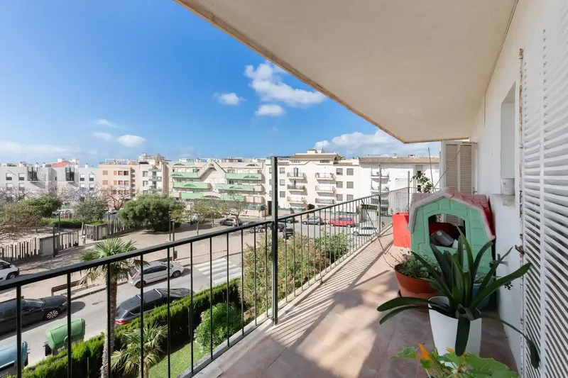 In the sought-after area of Son Dameto, just 5 minutes from the centre of Palma, is this bright flat with sea and city views — photo 7