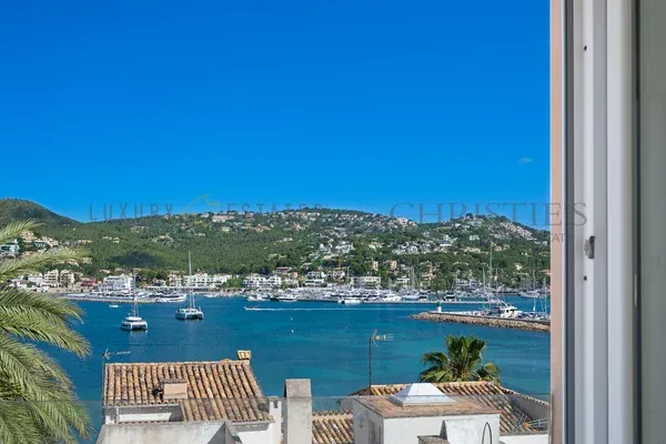 Penthouse in Puerto de Andratx featuring a unique renovation project and spectacular harbor views — photo 1