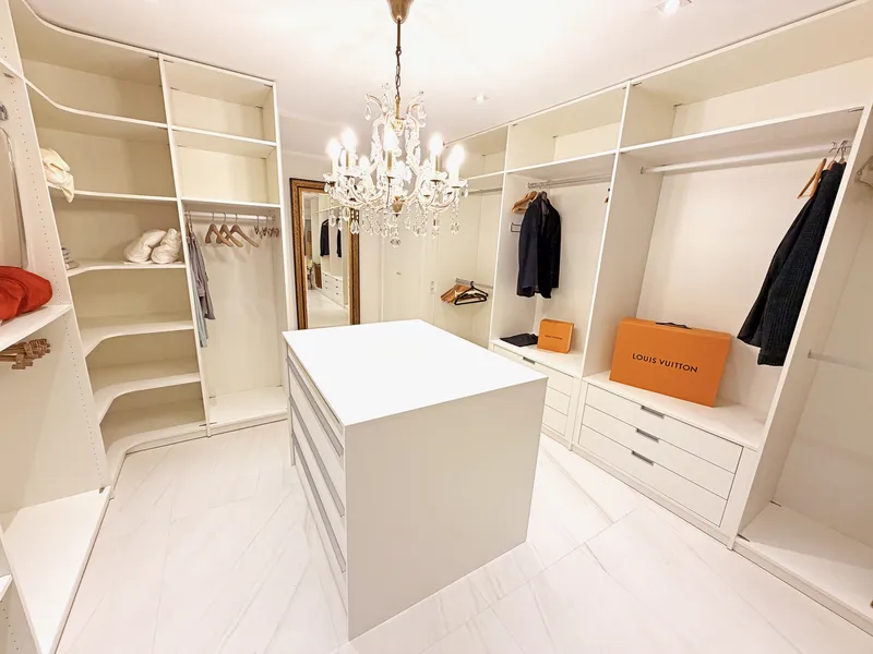 Exclusive and stylishly refurbished apartment on the Paseo Marítimo, Palma de Mallorca — photo 12