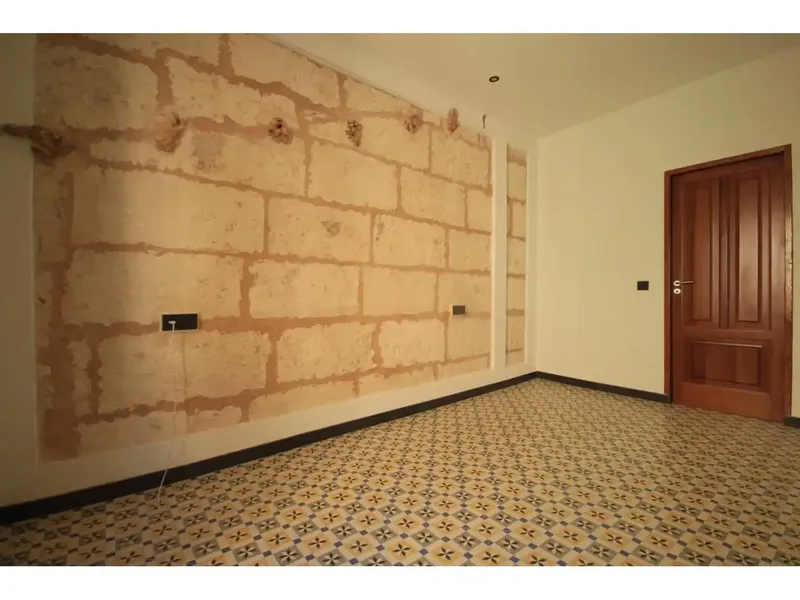 Total area 240 m², usable area 240 m², double bedrooms: 4, 3 bathrooms, condition: renovated — photo 10