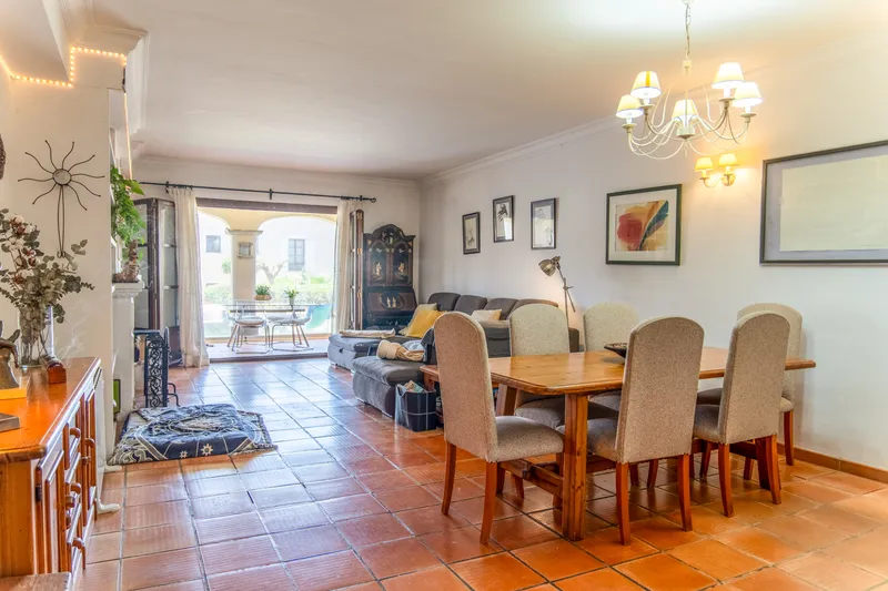 Ground floor with private terrace — photo 8