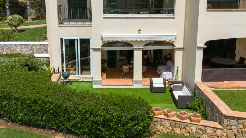 Ground floor with private terrace — photo 2
