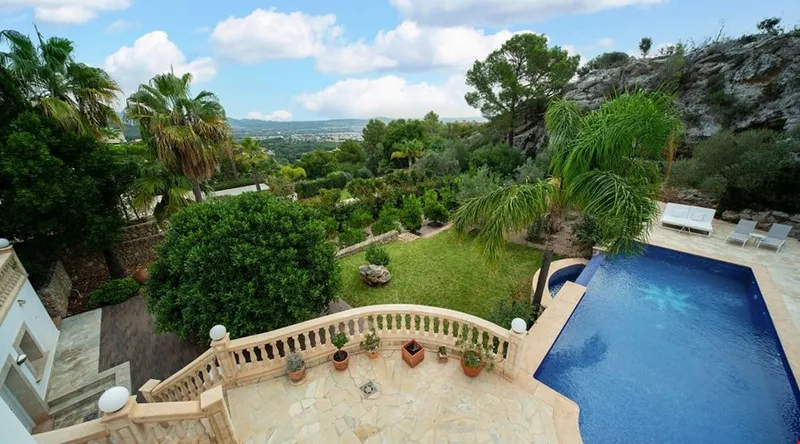 Contemporary six-bedroom villa with mountain backdrop for sale in Son Vida — photo 9