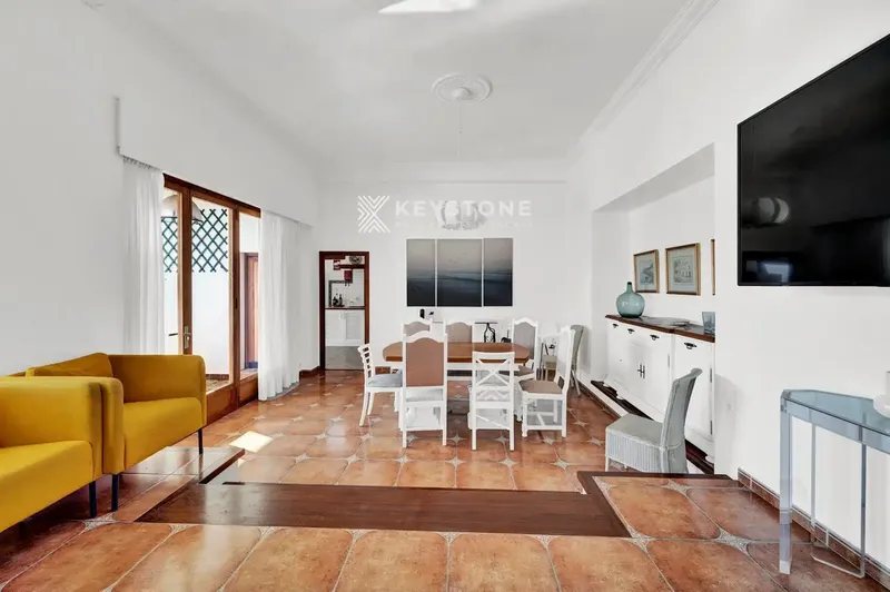 This impressive detached chalet, located in one of the most sought-after areas of Santa Ponsa, offers a perfect combination of location — photo 4