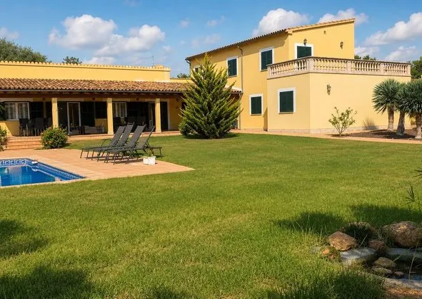 Detached house in Calle de Marraqueix, 20, Es Garrovers, Marratxi — photo 1