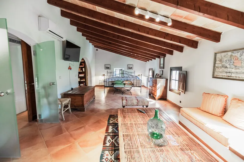 Beautiful Mallorquin Farmhouse with Guesthouses and Grounds — photo 4