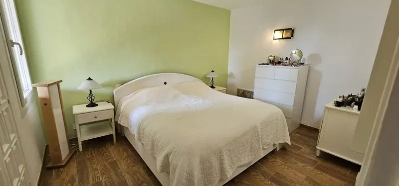 ¡Se vende acogedora planta baja en Cala Mandia! Tiene una superficie de 80 m² distribuidos en dos amplios dormitorios, luminoso salón-comedo — photo 9