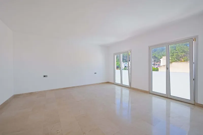 Stunning Harbour Penthouse: A Unique Opportunity for Expansion & Investment — photo 9
