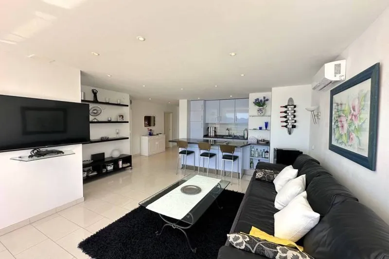 Exclusive frontline sea view residence with exceptional sense of space — photo 4