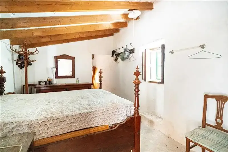 Character house to renovate in the center of Costitx, 216m² approx., distributed over 2 floors, large living-dining room of 60m² approx. — photo 10