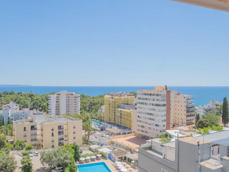 Bright Sea View with Parking and Pool Access — photo 1