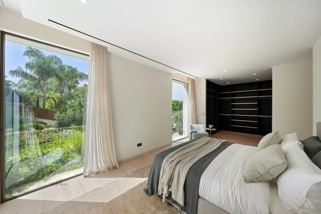Modern villa with sea views for sale in Portals Nous, Southwest Mallorca — photo 10