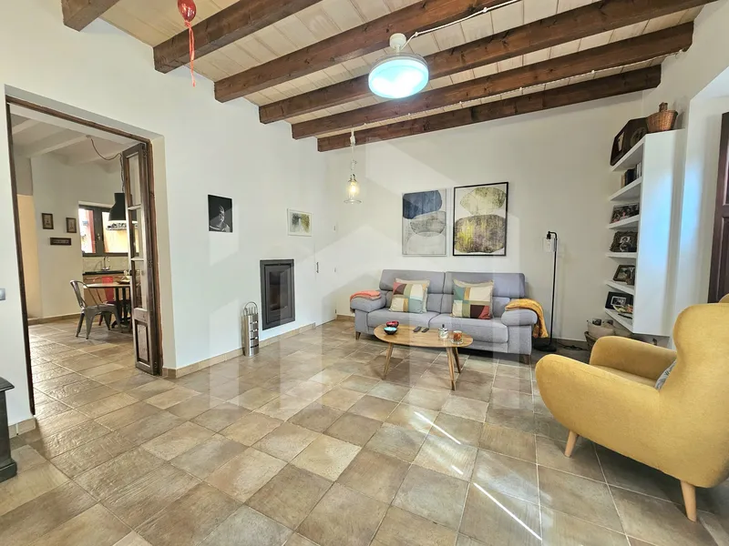 House in Santa Maria — photo 1