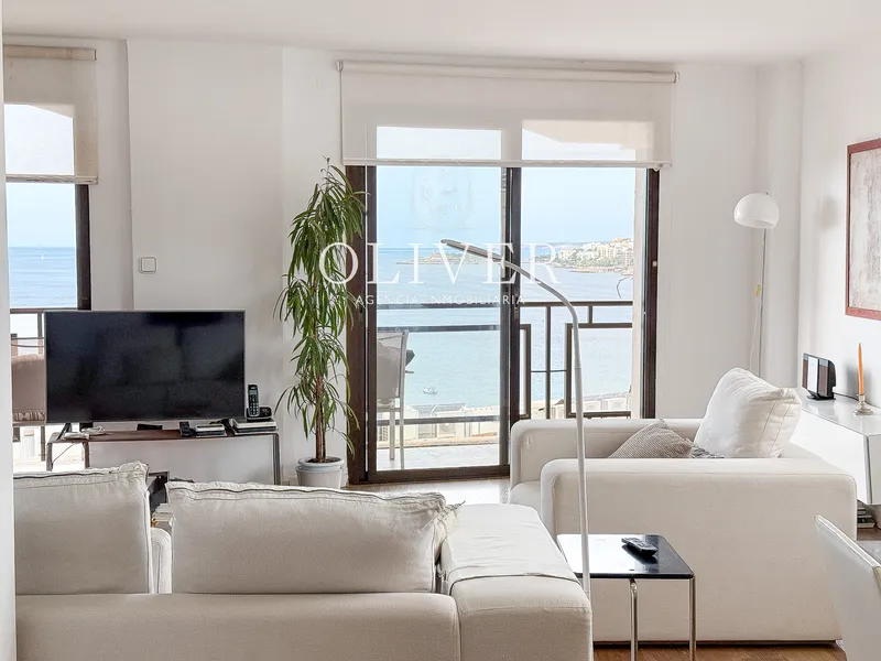 Spacious flat with direct sea views in Cala Mayor — photo 11