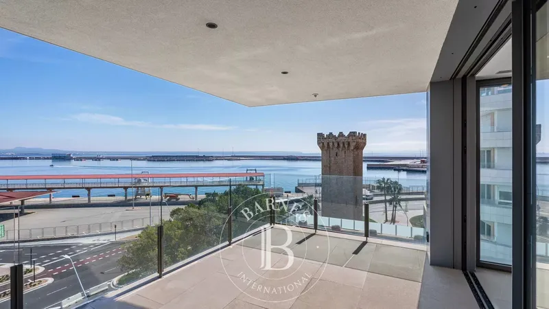 Modern Living with Marina Views on Palma’s Paseo Marítimo — photo 2
