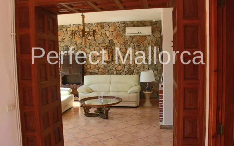 Two-family house with garages in a quiet cul de sac location in Cala Murada — photo 5