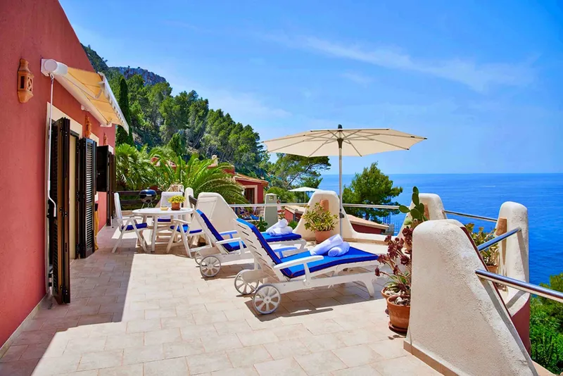 Sea view villa for sale with two apartments Puerto Andratx in Port… — photo 3