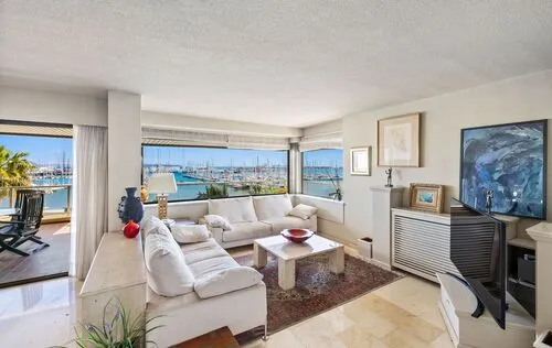 5 Bedrooms on Paseo Marítimo — photo 4