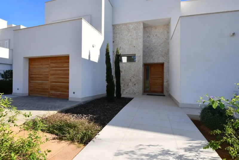 New and modern villa with beautiful sea views in Cala D'Or — photo 2
