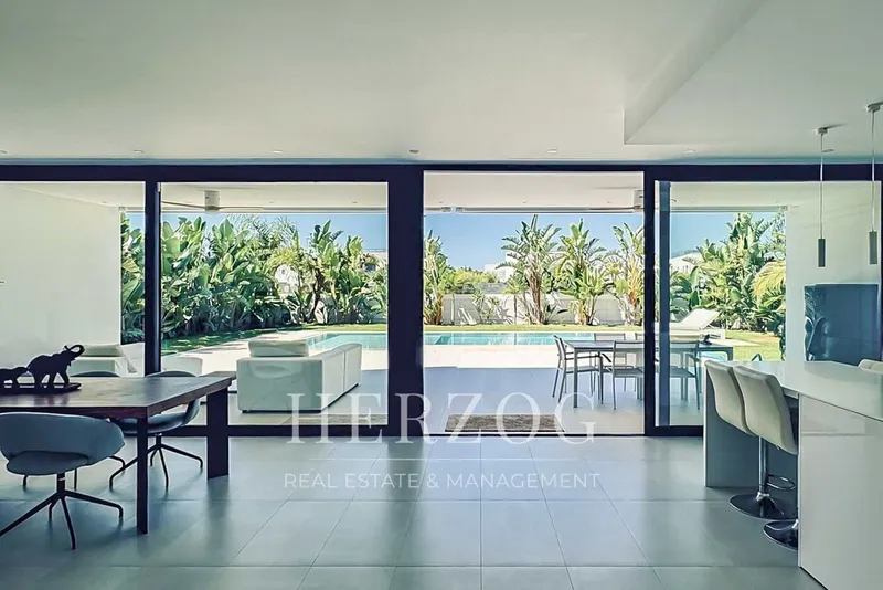 Exclusive designer residence with modern living concept in Puig de Ros — photo 9