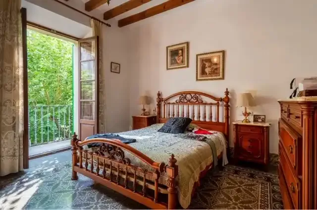 Impressive modernist style house in Sóller dating from 1899 offering generous spaces with modernist architectural elements. — photo 5