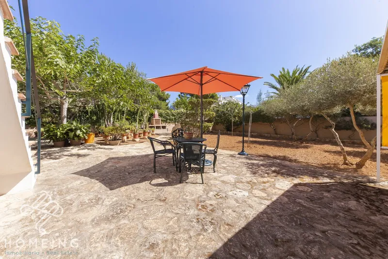 Chalet 200 meters from the sea, with 3 bedrooms, garage, terraces and large garden — photo 3