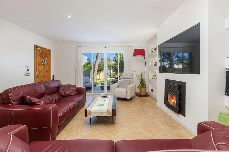 Sunny house with expansion reserve in sought-after residential area — photo 6