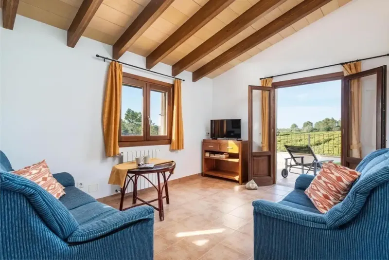 Available for rent from October 1, 2026. Charming country house for long-term rental amidst an orange plantation — photo 8