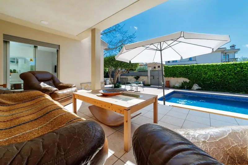 This modern detached house in Marratxí offers an exceptional blend of contemporary comfort, generous living space, and a great environment — photo 2